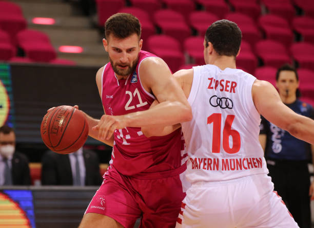 莱昂纳德离 莱昂纳德离